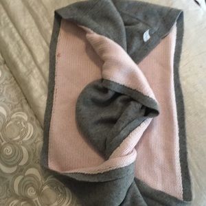 Lululemon infinity scarf. Pink/gray